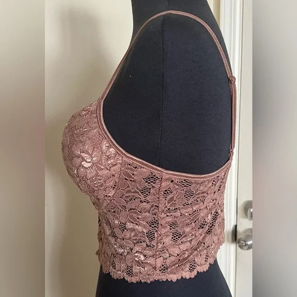 Lace Thin Strap Cropped Top with Padded Cups - Picture 3 of 6